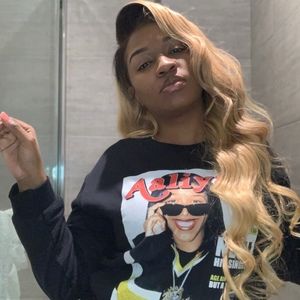 Meet your Posher, Demetria